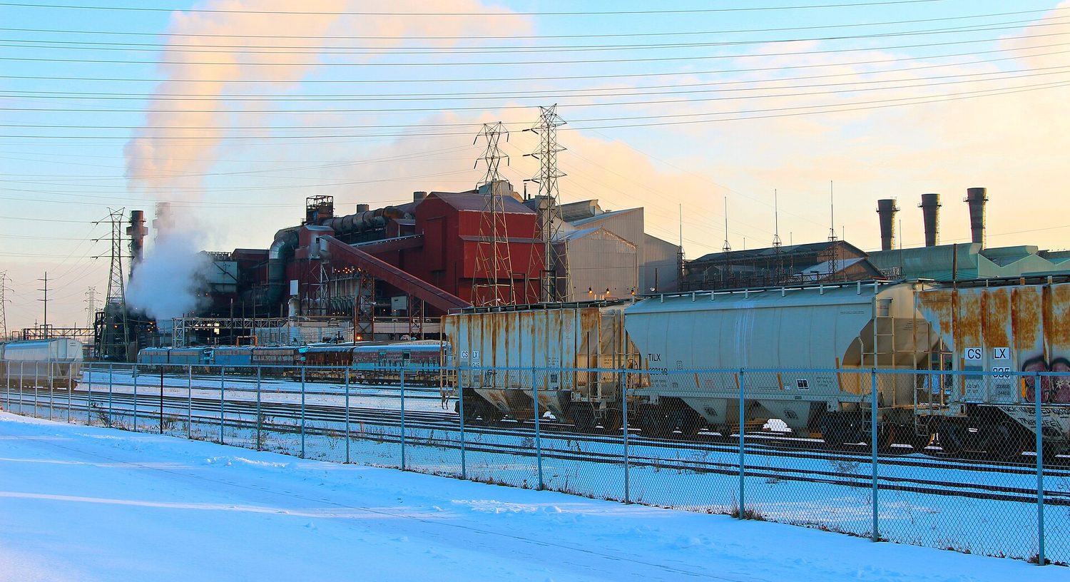 A large steel plant: big firms can gain economies of scale