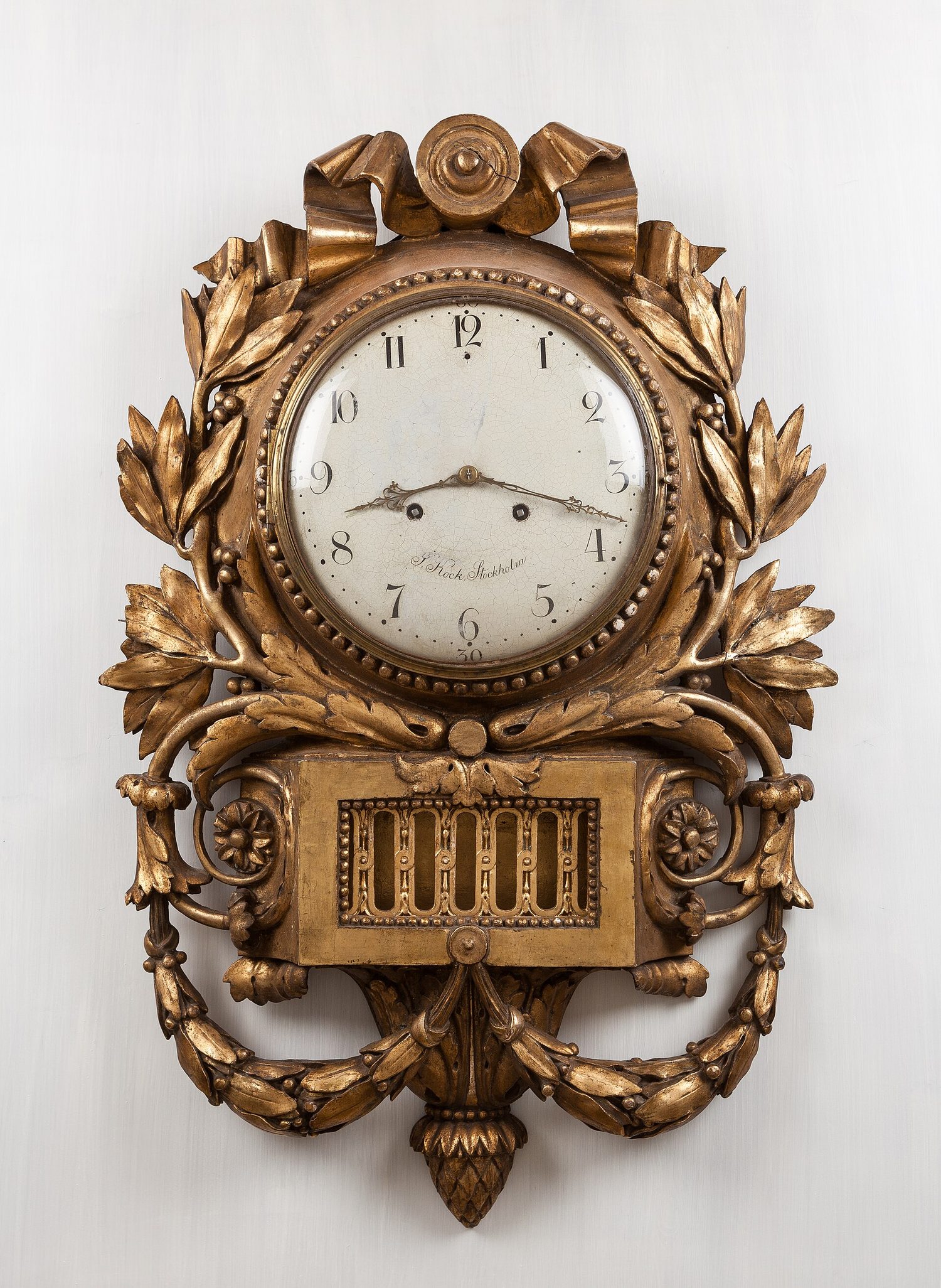 A pendulum clock