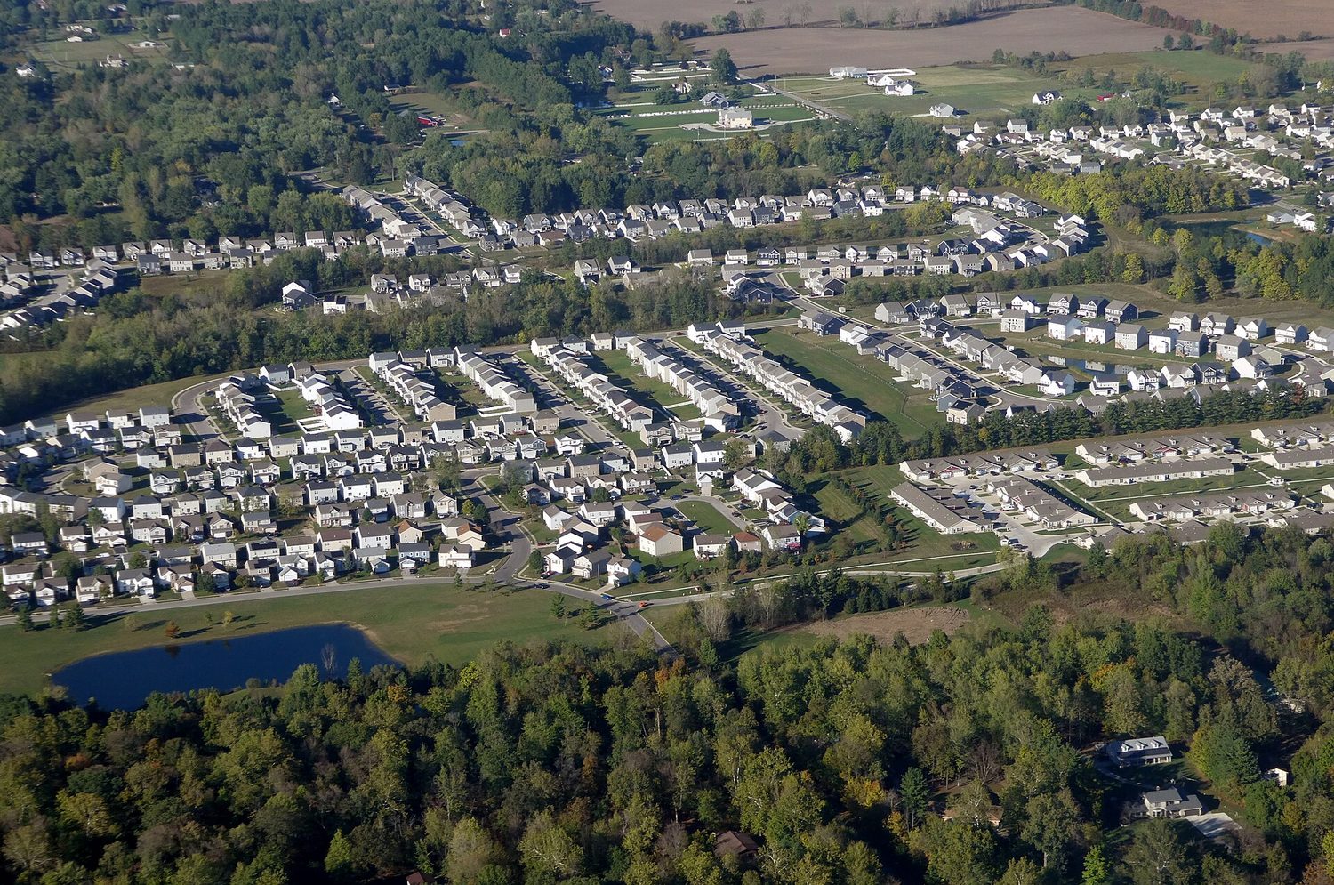 Urban sprawl at the city edge: human–environment interaction reshapes landscapes
